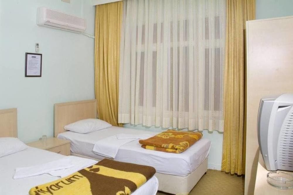 Uenver Hotel Adana Extérieur photo