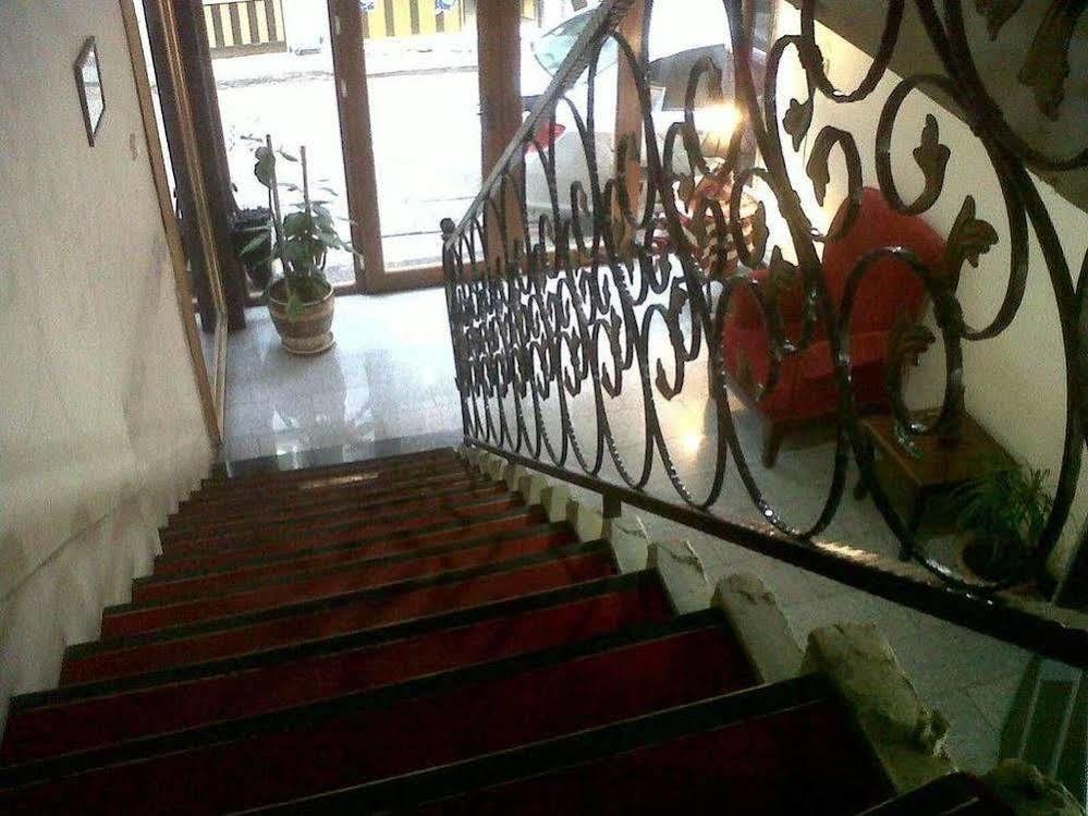 Uenver Hotel Adana Extérieur photo
