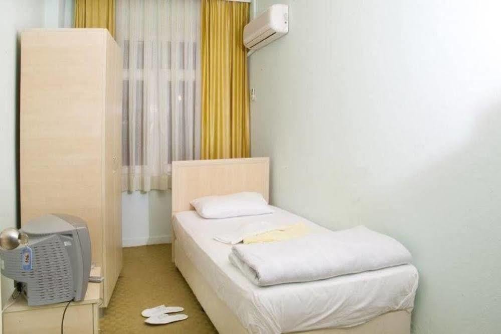 Uenver Hotel Adana Extérieur photo
