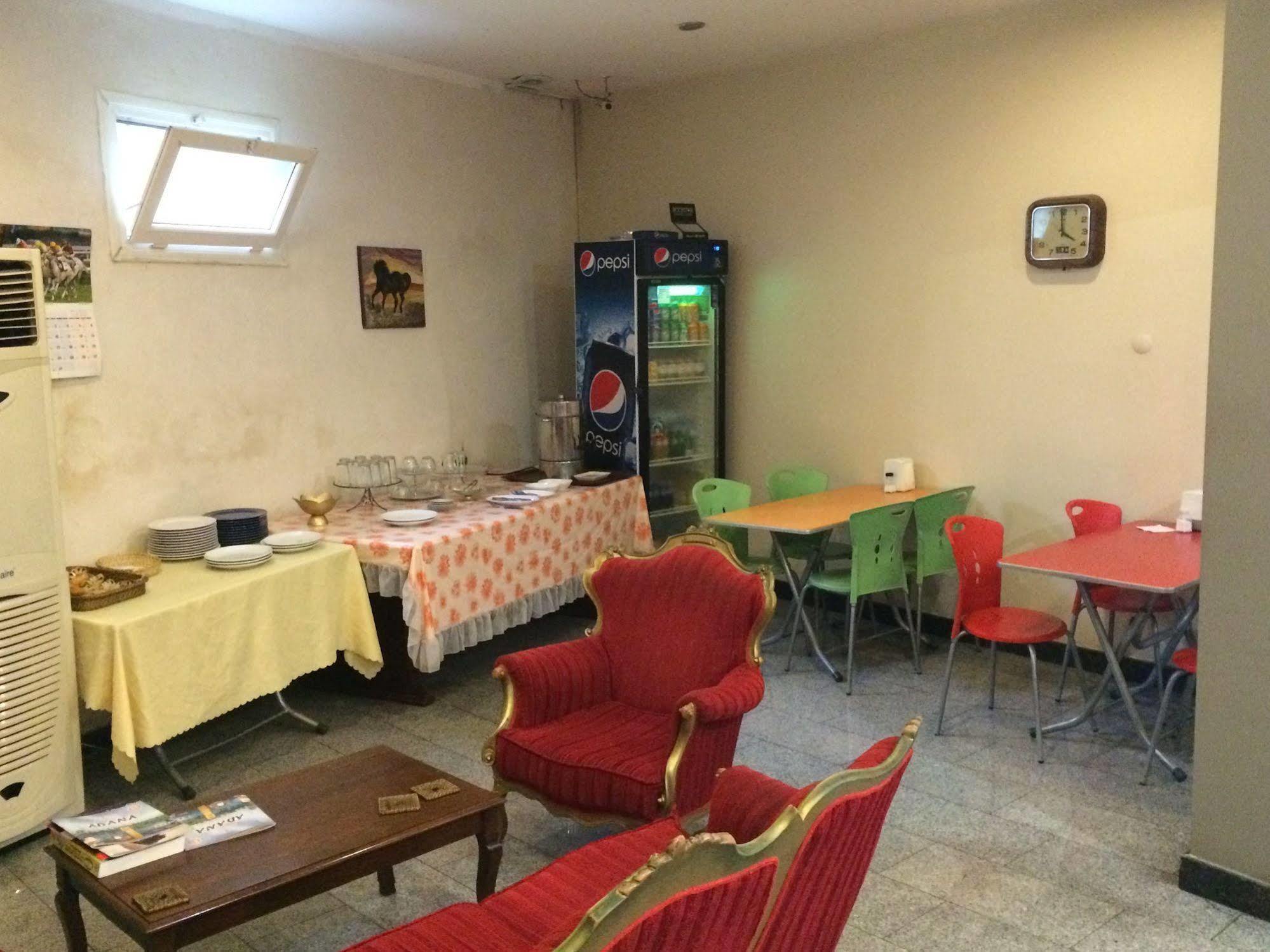 Uenver Hotel Adana Extérieur photo