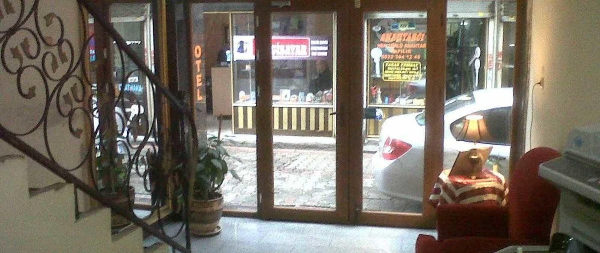 Uenver Hotel Adana Extérieur photo